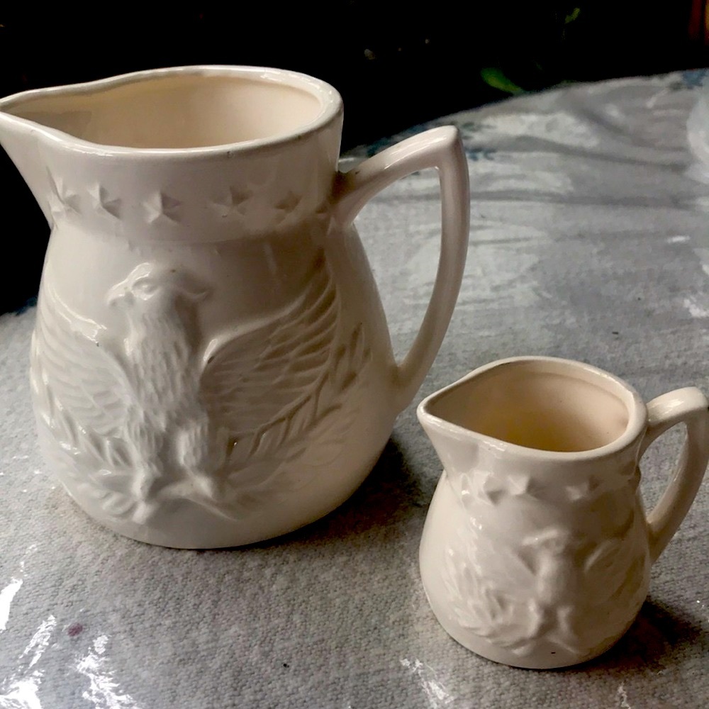 Measurements cups set of two  🦅antique collectible